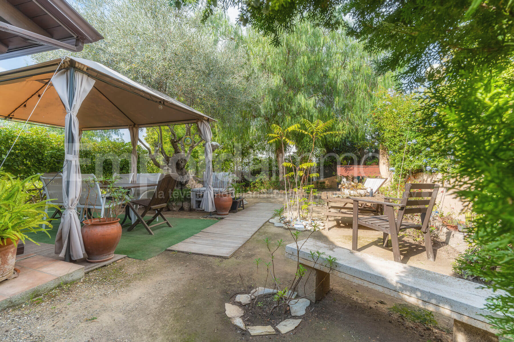 Acogedor casa con jardín en venta en La Pobla de Montornes
