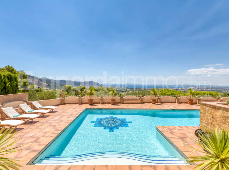 Espectacular villa con piscina en venta en Roses, Costa Brava