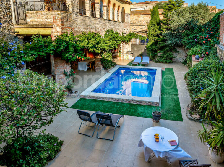 Finca rustica con piscina en venta en Castelló de Empúries, Costa Brava