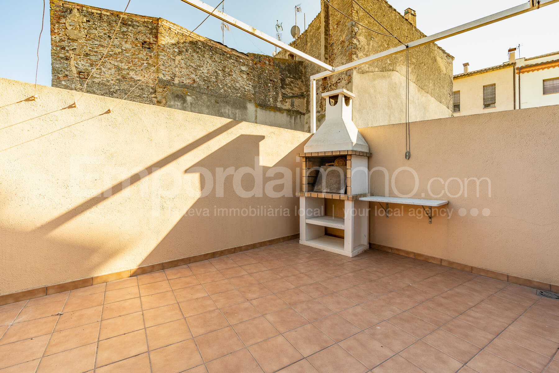 Casa de pueblo con garaje en venta en Castello de Empuries